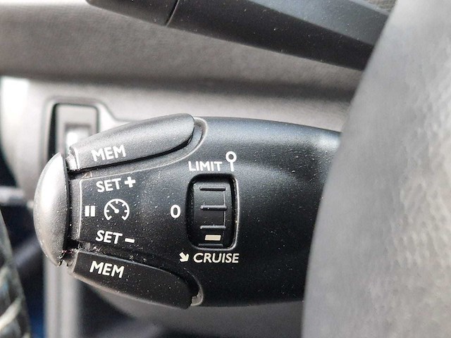 Peugeot - 2015 - 308 sw - 1.2 puret.blue l. ex - hf-330-l - afbeelding 9 van  28