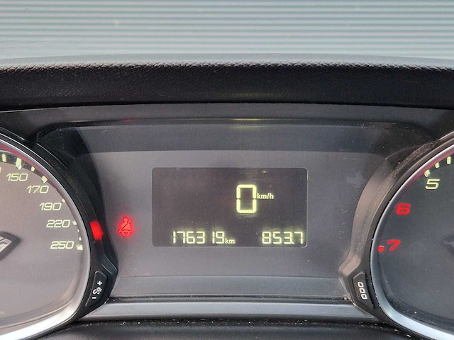 Peugeot - 2015 - 308 sw - 1.2 puret.blue l. ex - hf-330-l - afbeelding 10 van  28