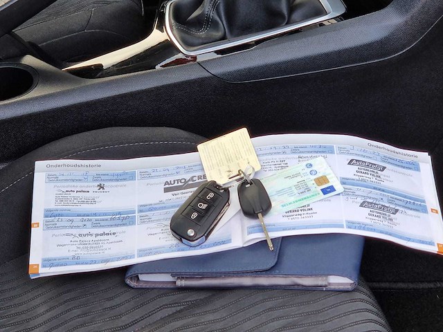 Peugeot - 2015 - 308 sw - 1.2 puret.blue l. ex - hf-330-l - afbeelding 21 van  28