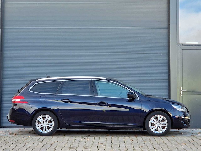 Peugeot - 2015 - 308 sw - 1.2 puret.blue l. ex - hf-330-l - afbeelding 23 van  28
