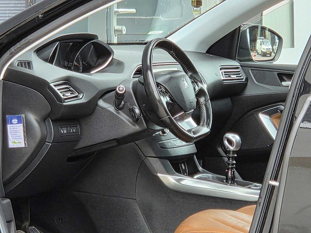 Peugeot - 2015 - 308 sw - 1.2 puret.blue l. pr - gj-594-v - personenauto - afbeelding 3 van  36