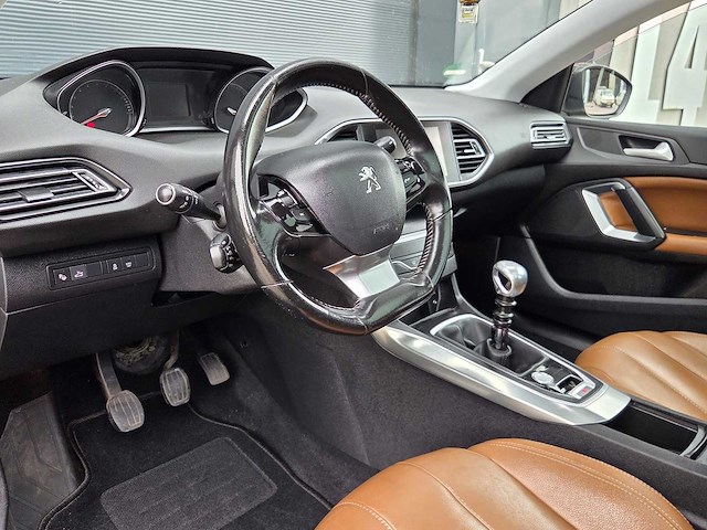 Peugeot - 2015 - 308 sw - 1.2 puret.blue l. pr - gj-594-v - personenauto - afbeelding 5 van  36