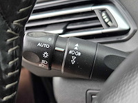 Peugeot - 2015 - 308 sw - 1.2 puret.blue l. pr - gj-594-v - personenauto - afbeelding 11 van  36