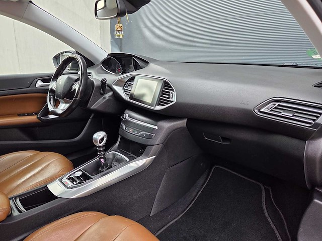 Peugeot - 2015 - 308 sw - 1.2 puret.blue l. pr - gj-594-v - personenauto - afbeelding 28 van  36