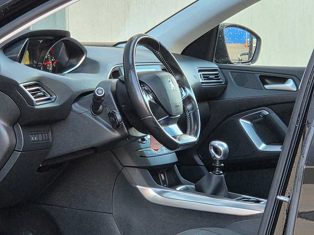 Peugeot - 2015 - 308 sw - 1.2 puret.blue l. pr - gp-282-p - afbeelding 2 van  28