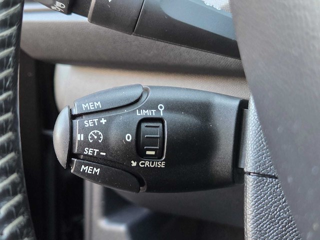 Peugeot - 2015 - 308 sw - 1.2 puret.blue l. pr - gp-282-p - afbeelding 8 van  28