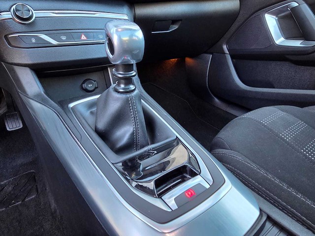 Peugeot - 2015 - 308 sw - 1.2 puret.blue l. pr - gp-282-p - afbeelding 13 van  28