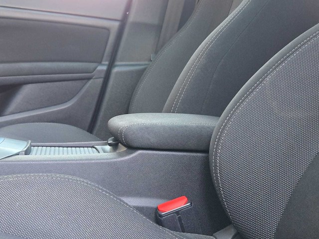 Peugeot - 2015 - 308 sw - 1.2 puret.blue l. pr - gp-282-p - afbeelding 16 van  28