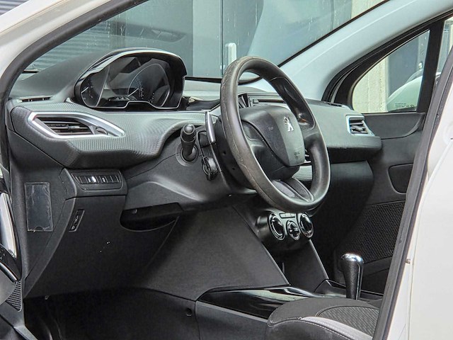 Peugeot - 2016 - 2008 - 1.2 puretech access - jb-544-b - afbeelding 19 van  26