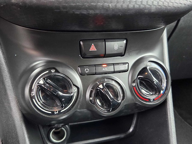 Peugeot - 2016 - 2008 - 1.2 puretech access - jb-544-b - afbeelding 12 van  22
