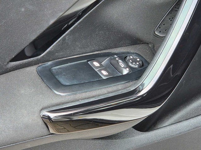 Peugeot - 2016 - 2008 - 1.2 puretech access - afbeelding 9 van  16