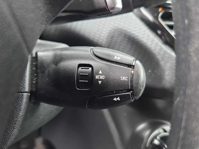 Peugeot - 2016 - 2008 - 1.2 puretech access - afbeelding 9 van  26