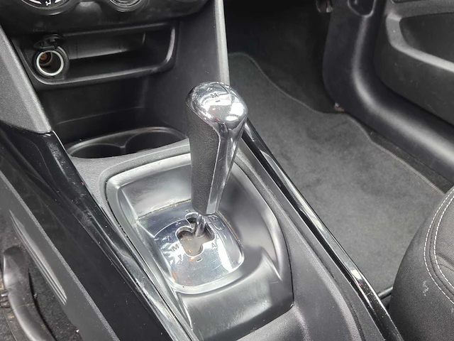 Peugeot - 2016 - 2008 - 1.2 puretech access - afbeelding 14 van  26