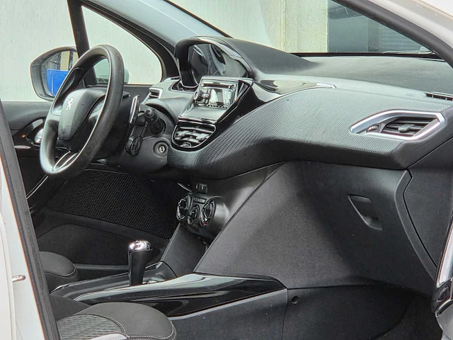 Peugeot - 2016 - 2008 - 1.2 puretech access - afbeelding 18 van  26