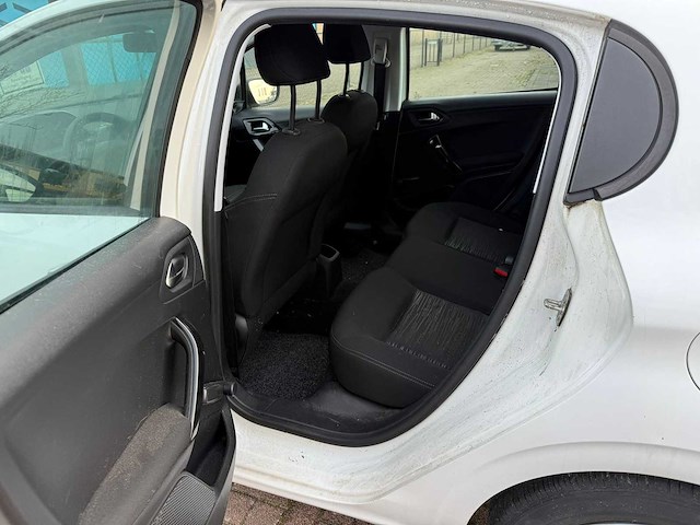 Peugeot - 2016 - 208 - 1.0 puretech access - personenauto - afbeelding 8 van  10