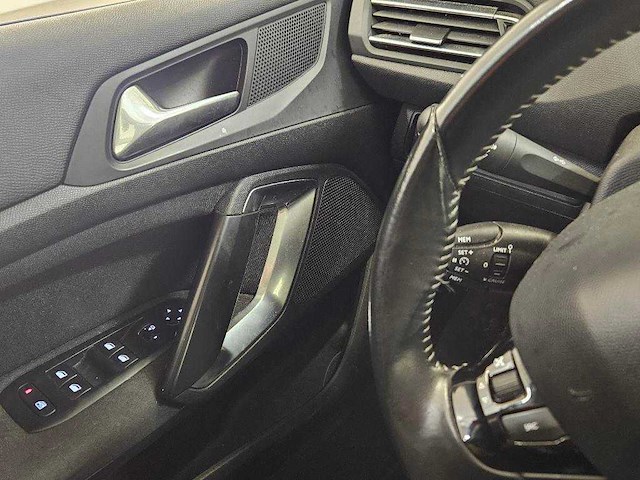 Peugeot - 2016 - 308 - 1.2 puret.blue l. ex - personenauto - afbeelding 5 van  22