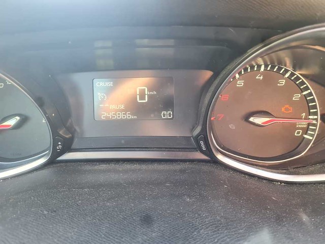 Peugeot - 2016 - 308 sw - 1.2 puret.blue l. pr - kx-931-v - afbeelding 2 van  18