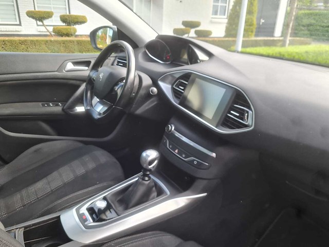 Peugeot - 2016 - 308 sw - 1.2 puret.blue l. pr - kx-931-v - afbeelding 14 van  16