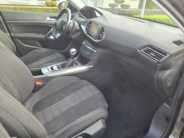 Peugeot - 2016 - 308 sw - 1.2 puret.blue l. pr - kx-931-v - afbeelding 13 van  14