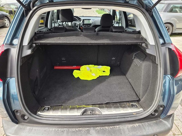 Peugeot - 2017 - 2008 - 1.2 puretech allure - nb-422-z - afbeelding 19 van  30