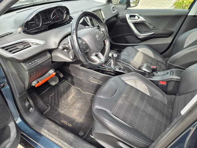 Peugeot - 2017 - 2008 - 1.2 puretech allure - nb-422-z - afbeelding 24 van  30