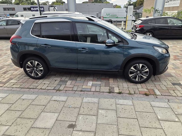 Peugeot - 2017 - 2008 - 1.2 puretech allure - nb-422-z - afbeelding 28 van  30