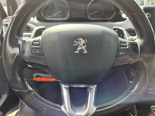 Peugeot - 2017 - 2008 - 1.2 puretech allure - nb-422-z - afbeelding 29 van  30
