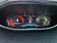 Peugeot - 2017 - 3008 - 1.2 puretech active - pb-247-z - afbeelding 2 van  17