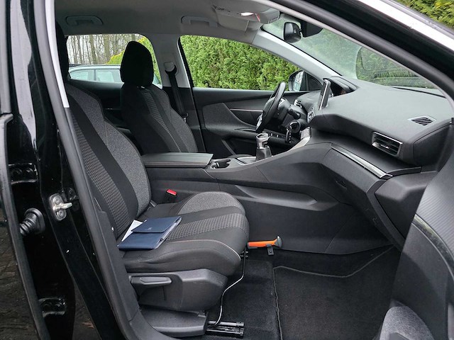 Peugeot - 2017 - 3008 - 1.2 puretech active - pb-247-z - afbeelding 7 van  17