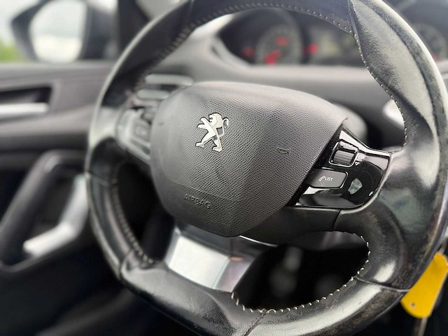 Peugeot - 2017 - 308 sw - 1.2 puret.blue lion - nl-327-l - personenauto - afbeelding 2 van  13