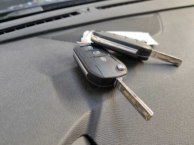 Peugeot - 2018 - 5008 - automaat - 1.2 pt bl. executive - personenauto - afbeelding 8 van  17