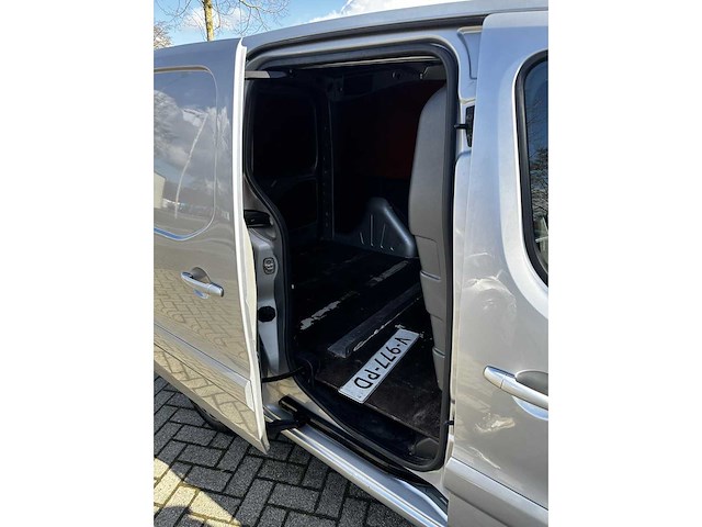 Peugeot - 2018 - partner - 120 1.6 bluehdi l1pp - personenauto - afbeelding 2 van  16