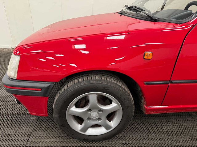 Peugeot - 205 - 1.4 - cabriolet - personenauto - 1995 - afbeelding 27 van  42