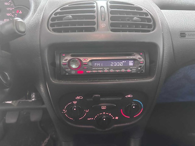Peugeot - 206 - 1.1 xr - 63-nsn-1- 2001 - afbeelding 2 van  13