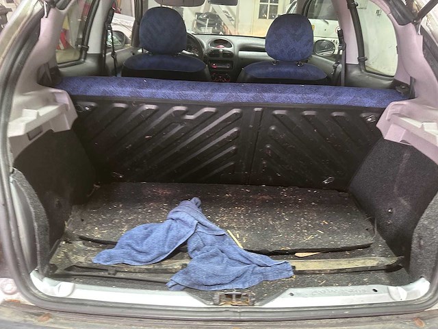 Peugeot - 206 - 1.1 xr - 63-nsn-1- 2001 - afbeelding 3 van  13