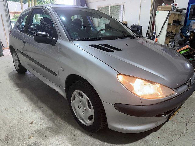 Peugeot - 206 - 1.1 xr - 63-nsn-1- 2001 - afbeelding 9 van  13