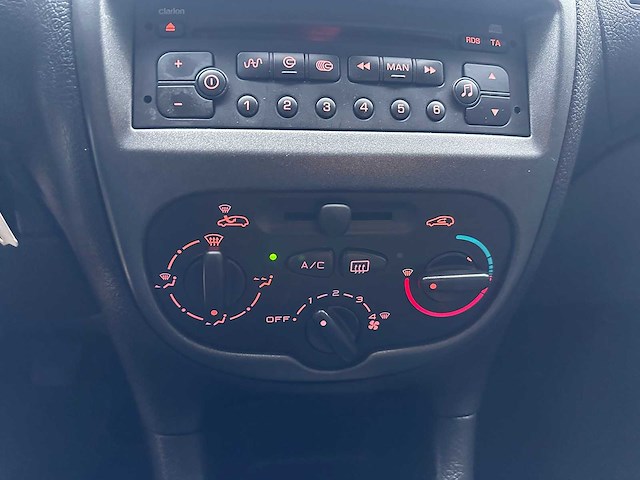 Peugeot - 206 - 1.4 one-line - 53-tt-bg - afbeelding 1 van  9