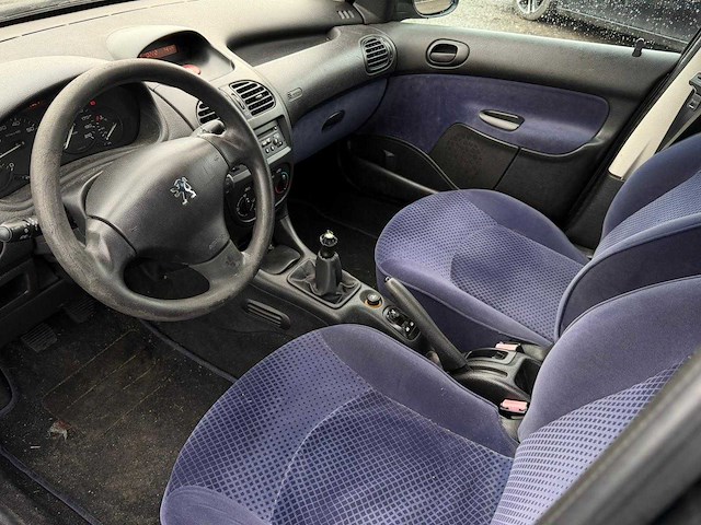 Peugeot - 206 - 1.4 xt - car - 2003 |17-lv-lz|iaw - afbeelding 12 van  13