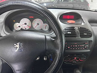 Peugeot - 206 cc - 1.6-16v automaat- 10-jt-nd- 2002 - afbeelding 3 van  17