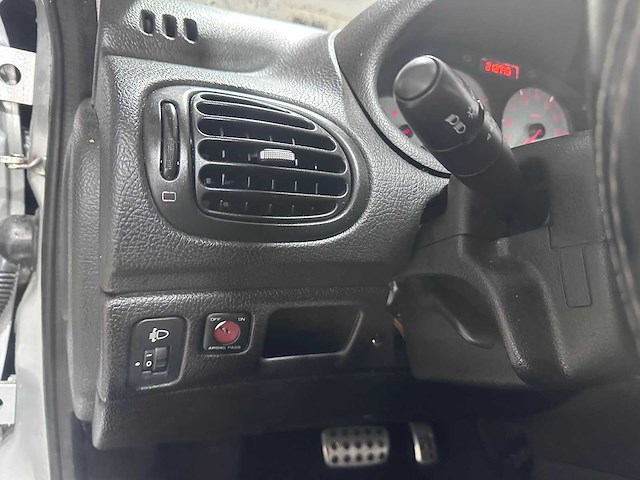 Peugeot - 206 cc - 1.6-16v automaat- 10-jt-nd- 2002 - afbeelding 5 van  20