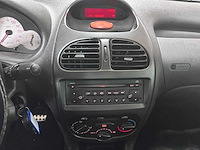 Peugeot - 206 cc - 1.6-16v automaat- 10-jt-nd- 2002 - afbeelding 4 van  17