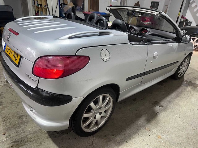 Peugeot - 206 cc - 1.6-16v automaat- 10-jt-nd- 2002 - afbeelding 12 van  17