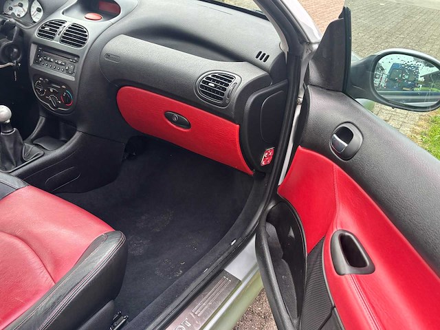 Peugeot - 206 cc - 1.6-16v premium - car - 2003 - afbeelding 9 van  24