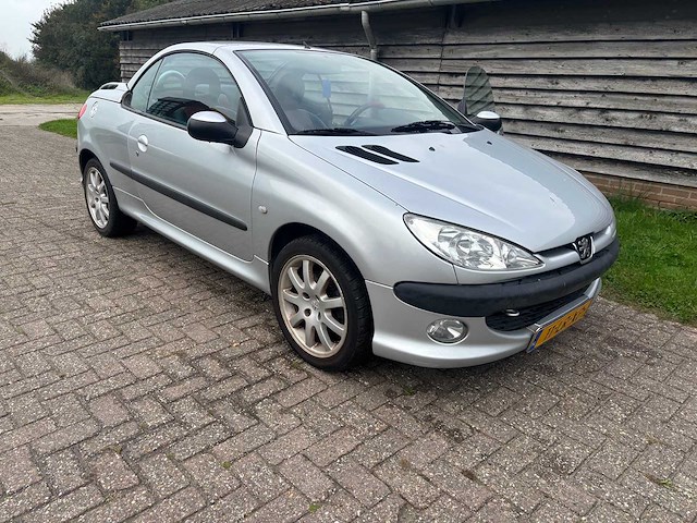 Peugeot - 206 cc - 1.6-16v premium - car - 2003 - afbeelding 8 van  24