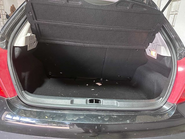 Peugeot - 207 - 1.4-16v x-line - 85-tv-dp- 2007 - afbeelding 8 van  19