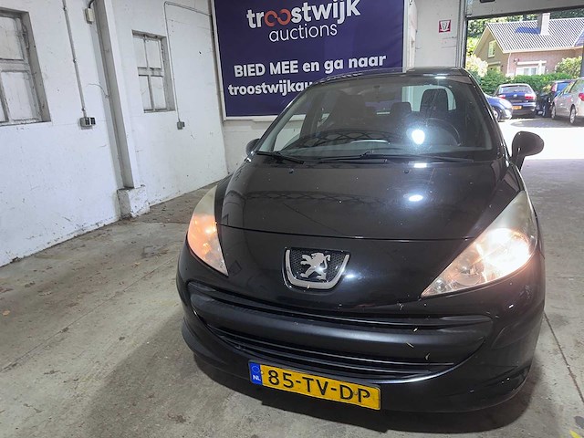 Peugeot - 207 - 1.4-16v x-line - 85-tv-dp- 2007 - afbeelding 16 van  19