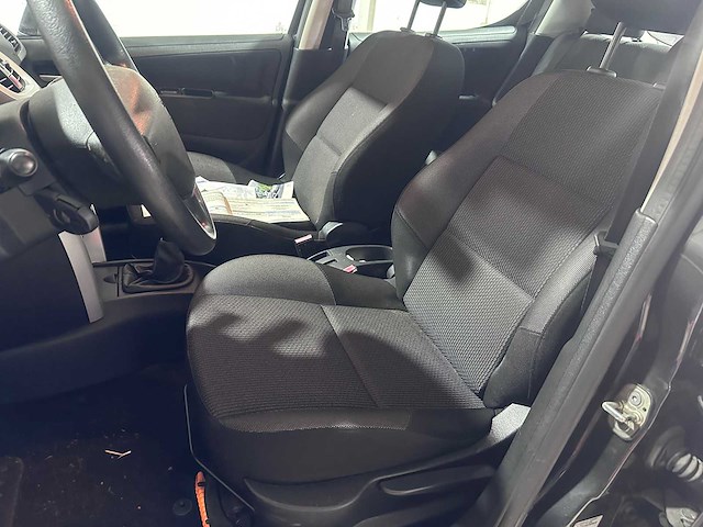 Peugeot - 207 - 1.4 vti access - 82-sbg-5- 2011 - afbeelding 3 van  16