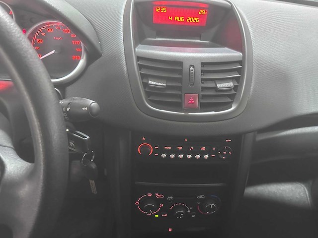 Peugeot - 207 - 1.4 xr - 73-nvt-1- 2010 - afbeelding 3 van  16