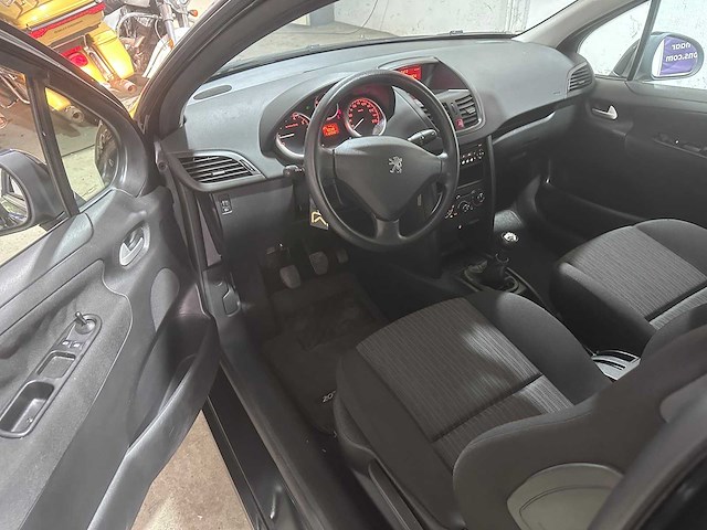 Peugeot - 207 - 1.4 xr - 73-nvt-1- 2010 - afbeelding 14 van  16