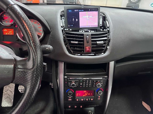 Peugeot - 207 - 1.6-16v t féline - 28-lbb-7 - afbeelding 6 van  24